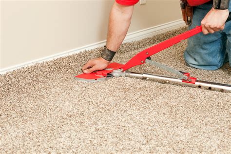 how much does it cost to stretch carpet: An Insightful Discussion on Home Improvement Costs and Carpet Maintenance